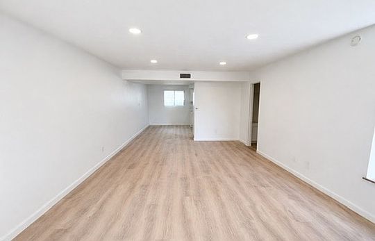 4th image of 225 N Isabel St APT 6