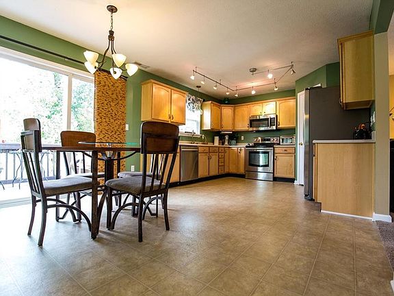 5th image of 2647 Foxbriar Pl