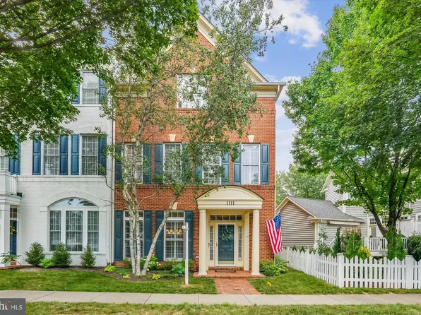 1111 Pleasant Dr, Rockville, MD 20850