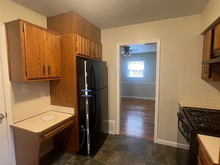 472 E 222nd St #1 — Photo 12