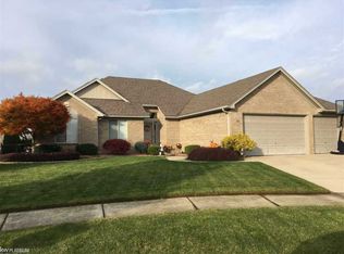42100 Dorchester Ct, Clinton Township, MI 48038
