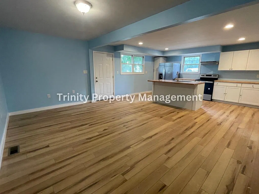 87 Linden Ave — Photo 3