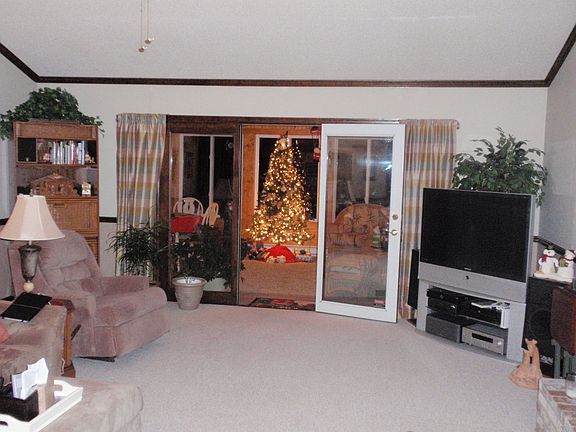 Liv. rm. to Sun Room