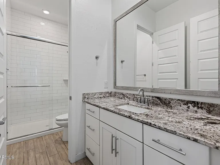 203 E Birchwood Pl — Photo 33
