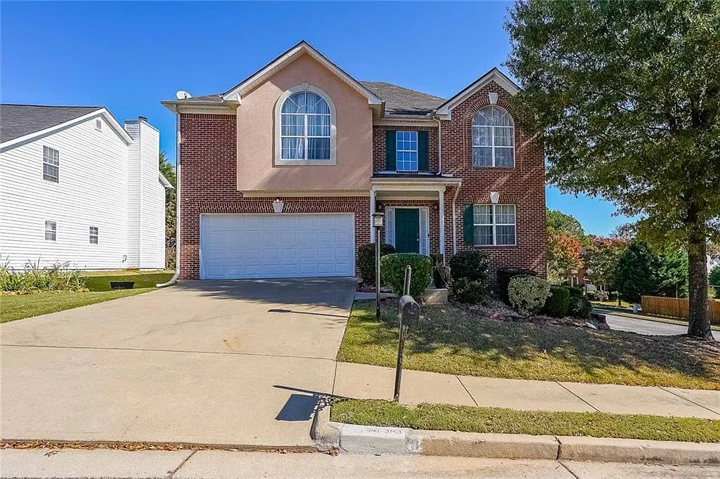 4 bed, 2.5 bath, 2796 sqft, $2,500 — Photo 3