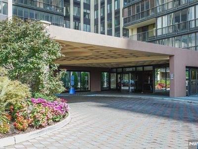 300 Winston Dr APT 908, Cliffside Park, NJ, 07010