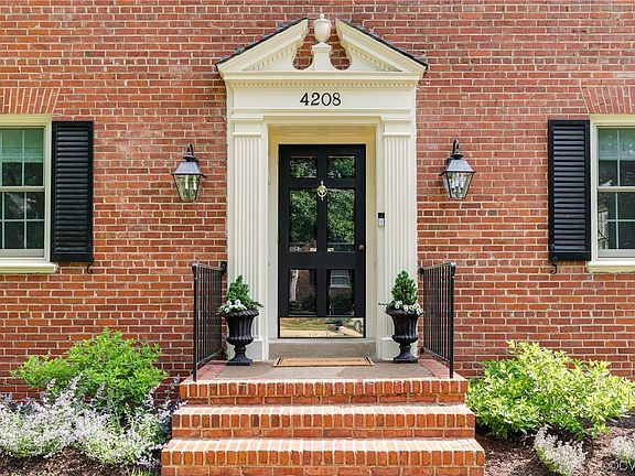 3rd image of 4208 W Franklin St