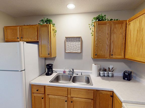 5th image of 11878 Lake Ln