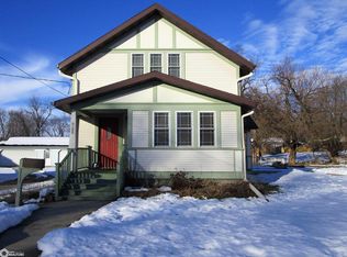 928 Woodland Ave, Iowa Falls, IA 50126