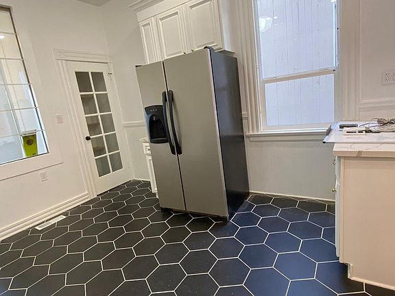 4th image of 2662 22nd St