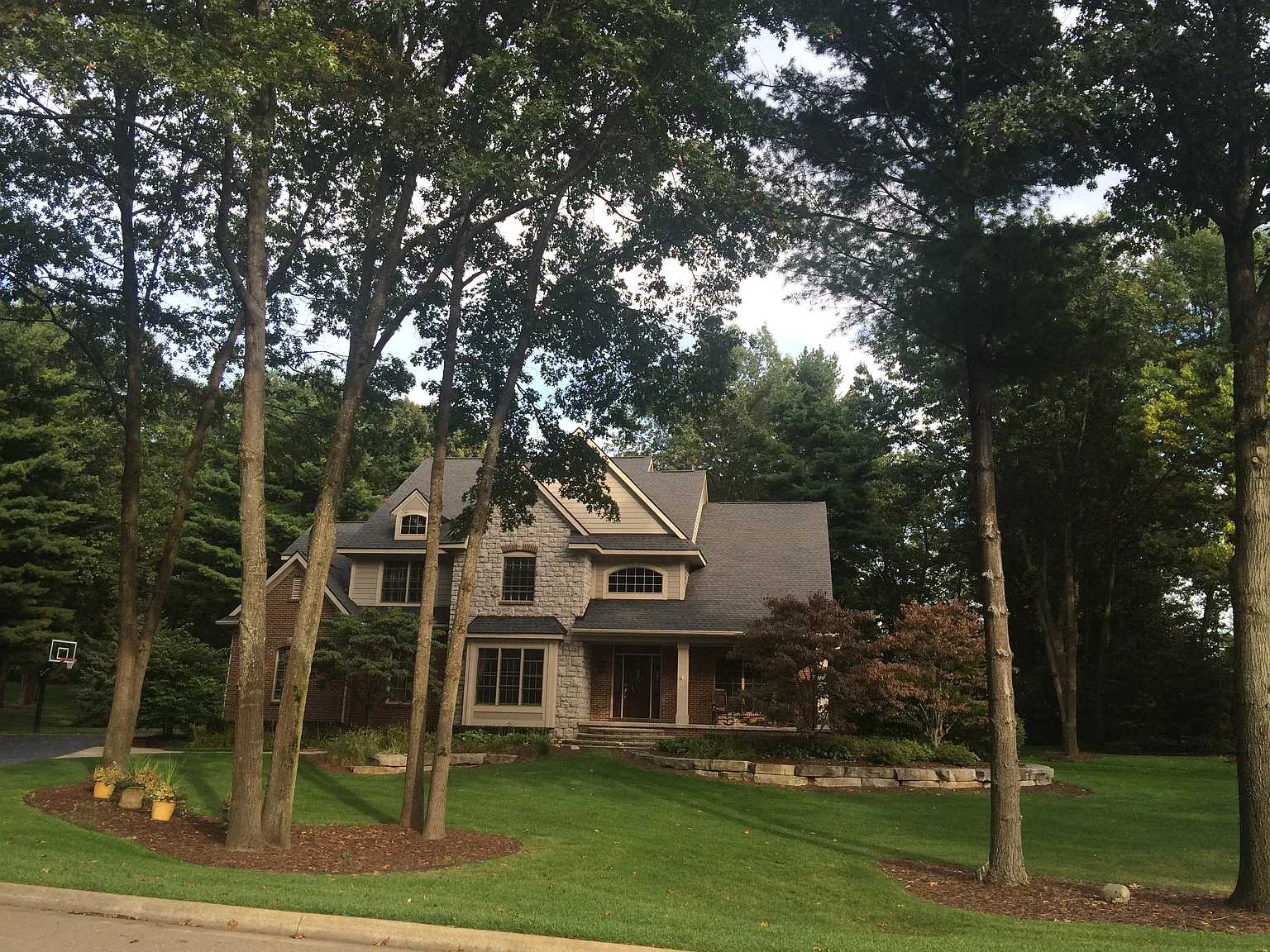 4137 Northpointe Dr photo 1