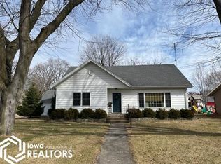 110 N Bashford St, Winfield, IA 52659