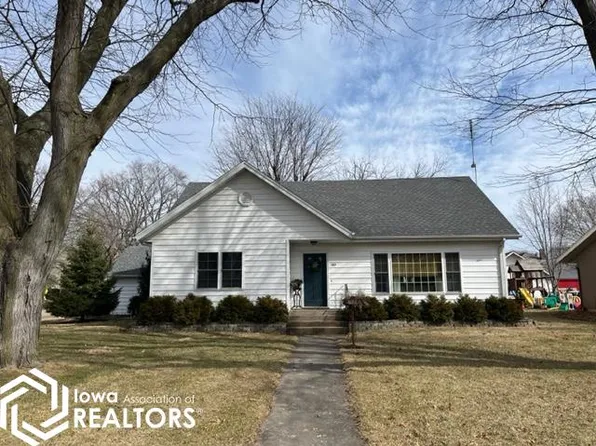 110 N Bashford St, Winfield, IA 52659