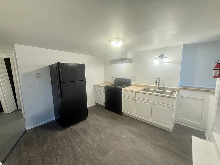 3 Sherman Ave #1 — Photo 2