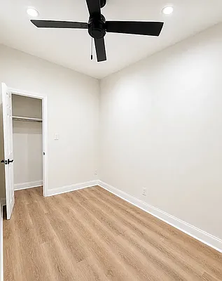 Bedroom, photo 1