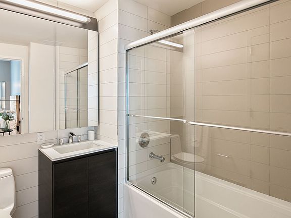 5th image of 4212 28th St APT 18I