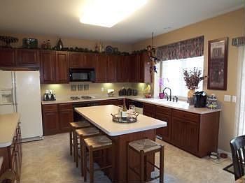 4th image of 428 Sylvan Dr
