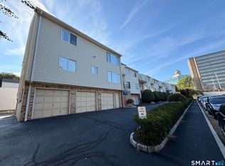 33 Pleasant St APT 2, Stamford, CT 06901