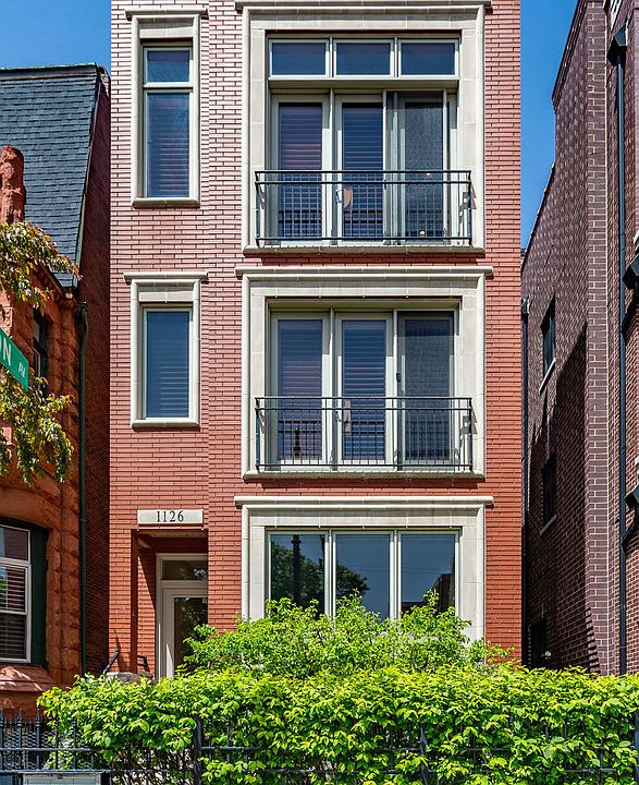 1st image of 1126 W Fullerton Ave APT 3