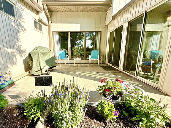 5th image of 1103 Council Oak Dr APT B