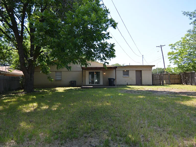 4701 Rockmoor Ln — Photo 15