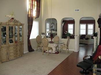 4th image of 4321 Lakebreeze Dr