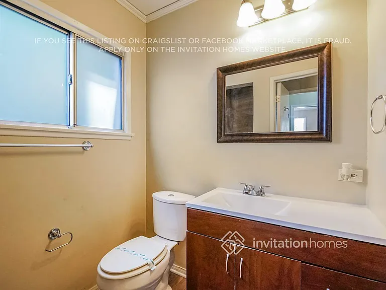 19520 Haynes St — Photo 16