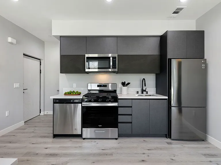 13637 N Fellows Ave #25 — Photo 41