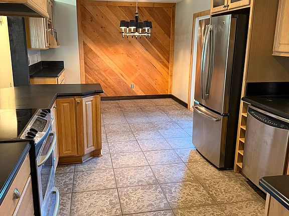2nd image of 332 Harvard Blvd
