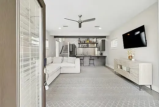 611A Waco Dr — Photo 4
