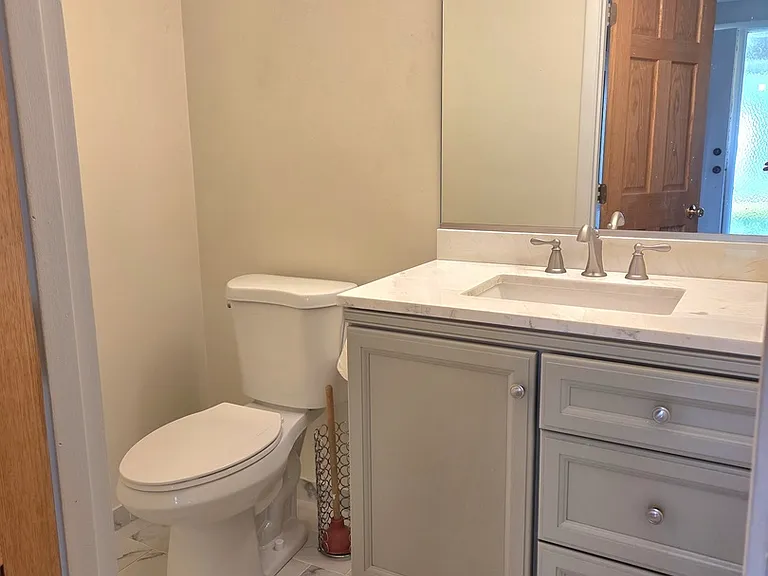 614 Dunham Rd — Photo 6