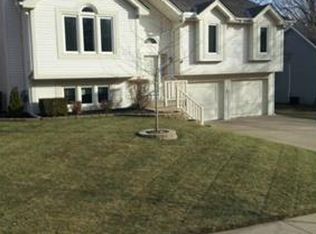 8703 N Troost Ave, Kansas City, MO 64155