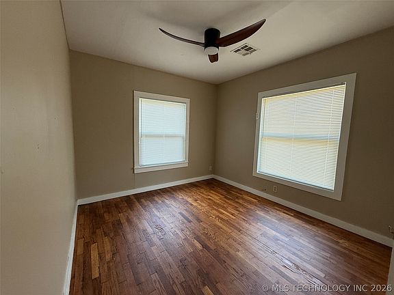 4th image of 810 N K St