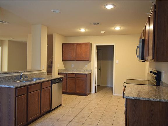 5th image of 10687 Midway Dr
