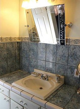 3rd image of 4804 Camellia Ave