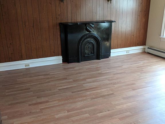 3rd image of 137 Mohawk St