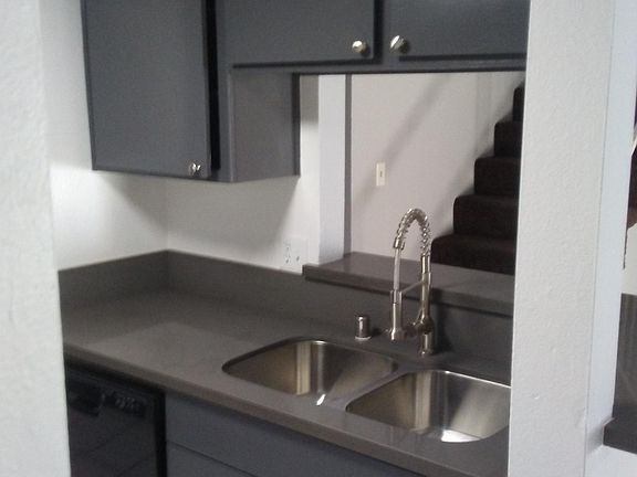 5th image of 218 W Vermont Ave APT 5