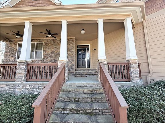 3rd image of 1065 Turner St NE