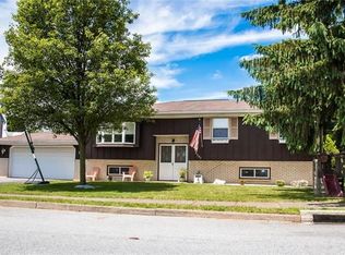 4507 Troxell Dr, Whitehall, PA 18052