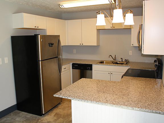 5th image of 135 N Anita Dr