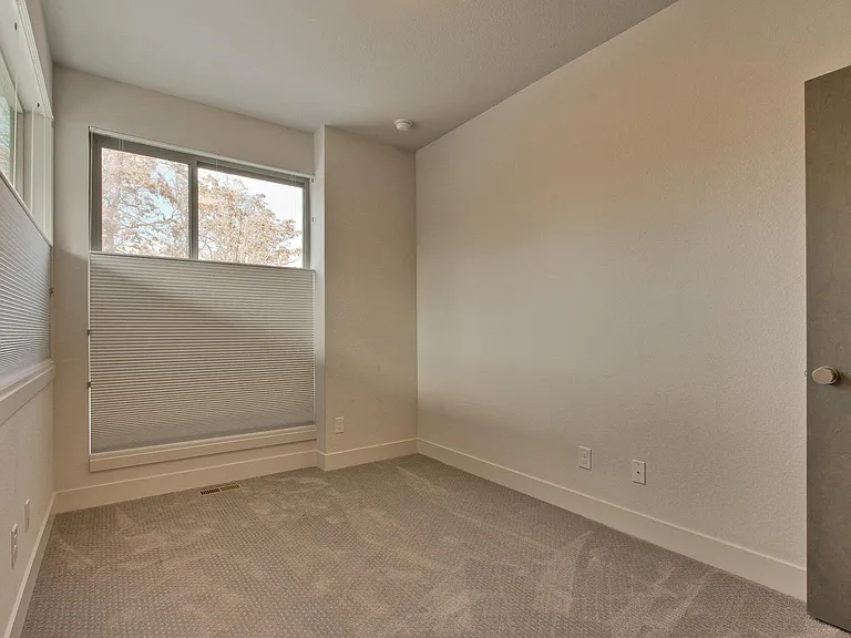 1036 W 37th Ave — Photo 6