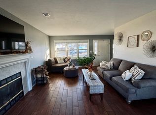 1260 Danena Dr, De Pere, WI 54115