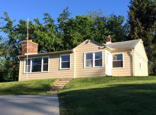 1040 Oregon Blvd, Waterford, MI 48327