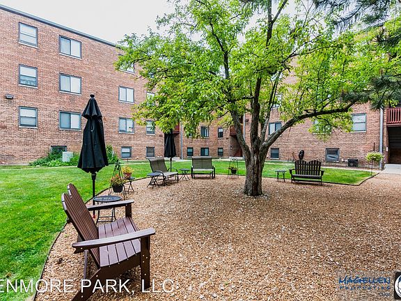 3rd image of 115 S Kenmore Ave APT G