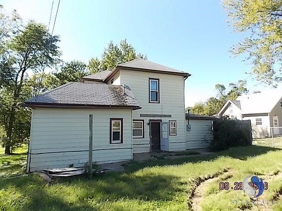 3rd image of 117 N 3rd St