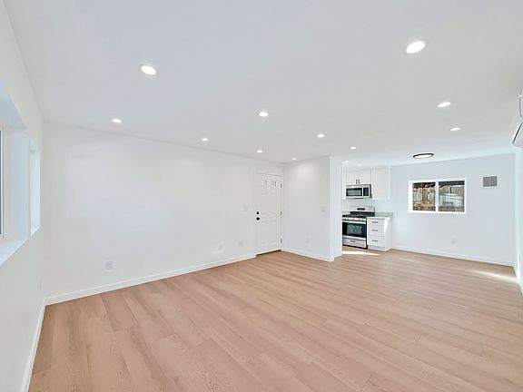 4th image of 8322-8320 Wyngate St