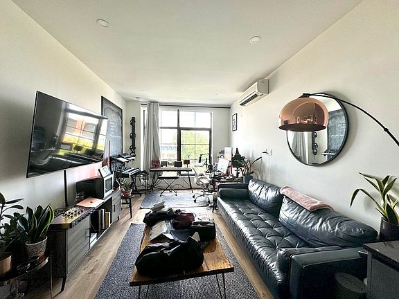 3rd image of 1104 Bedford Ave APT 505