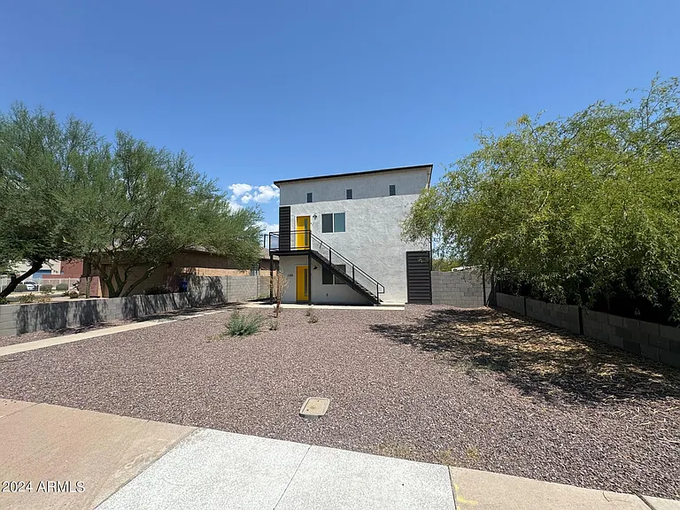 1106 E Yuma St #1 — Photo 1