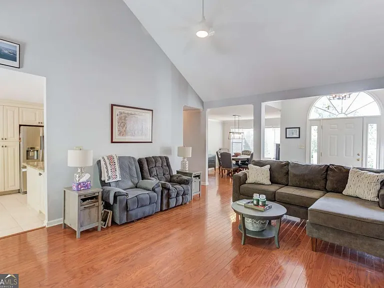 3314 Banks Mountain Dr — Photo 4