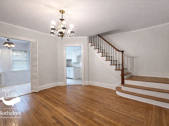 5th image of 217 Burns St APT 1